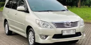 Mobil Seken innova semarang